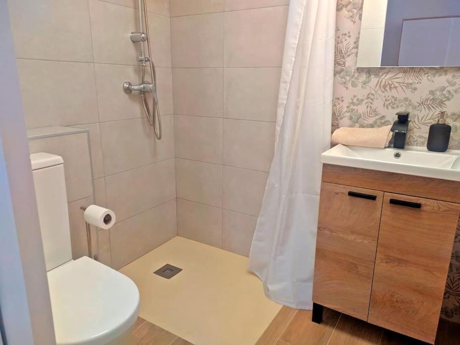 Piso Recien Reformado Con Gran Terraza Apartment Ерако Екстериор снимка